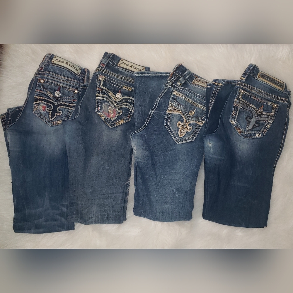 Bundle of Women's Rock Revival jeans one size 28 and 3 are size 29, defective